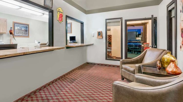 Super 8 Huron Lobby