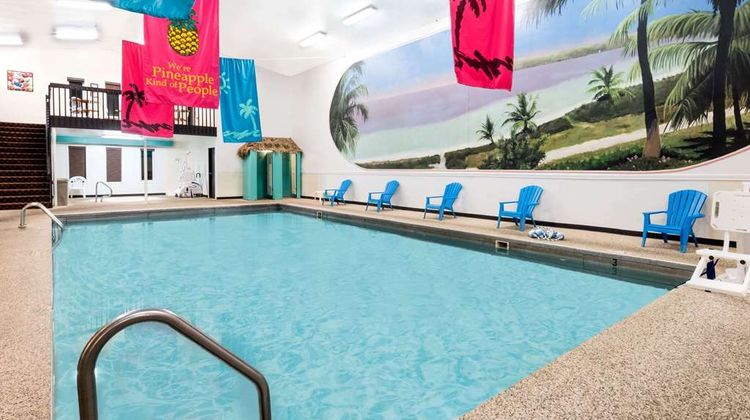 Super 8 Huron Pool