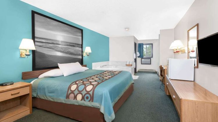 Super 8 Huron Suite