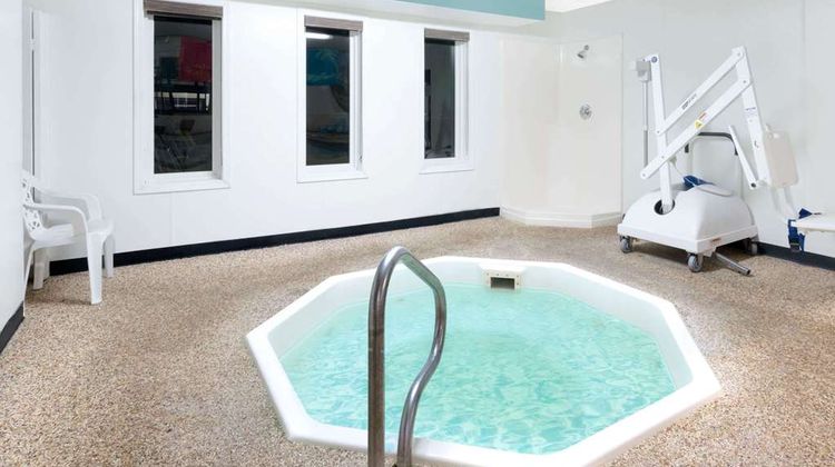 Super 8 Huron Pool