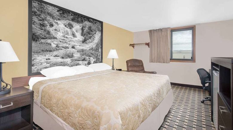 <b>Super 8 Watertown Room</b>. Images powered by <a href="https://iceportal.shijigroup.com/" title="IcePortal" target="_blank">IcePortal</a>.