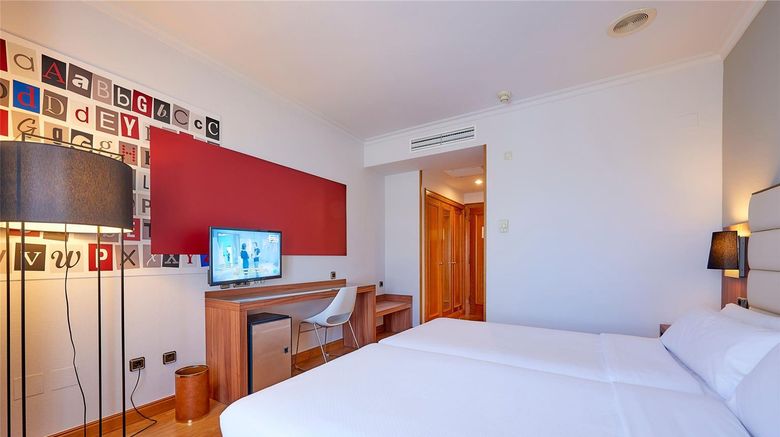 <b>Hotel Los Galeones, Affiliated by Melia Room</b>. Images powered by <a href="https://iceportal.shijigroup.com/" title="IcePortal" target="_blank">IcePortal</a>.