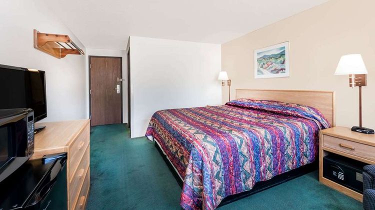 Super 8 Belle Fourche Room