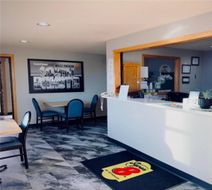 Super 8 Belle Fourche Lobby