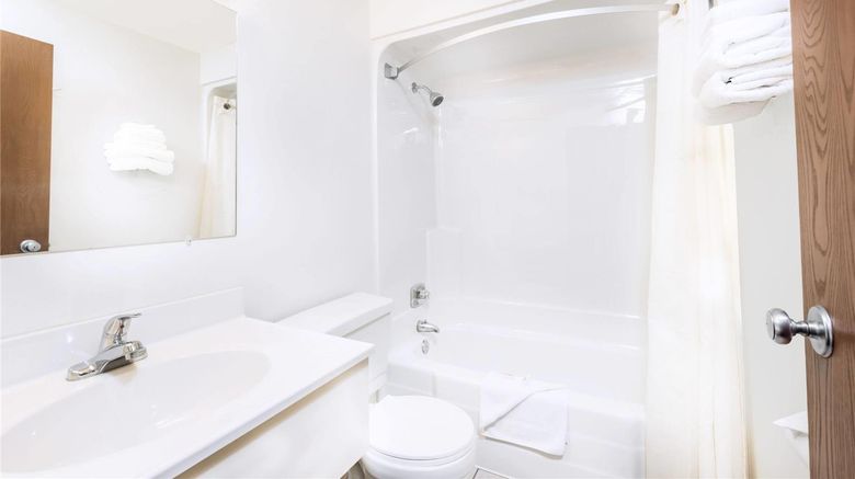 <b>Super 8 Belle Fourche Room</b>. Images powered by <a href="https://iceportal.shijigroup.com/" title="IcePortal" target="_blank">IcePortal</a>.