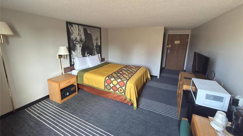 <b>Super 8 Belle Fourche Room</b>. Images powered by <a href="https://iceportal.shijigroup.com/" title="IcePortal" target="_blank">IcePortal</a>.