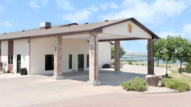 Super 8 Chamberlain Exterior. Images powered by <a href="https://iceportal.shijigroup.com" target="_blank" rel="noopener">Ice Portal</a>.
