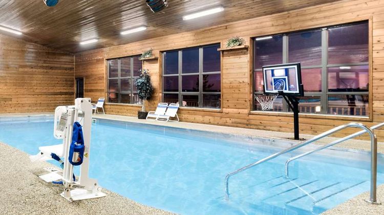 Super 8 Chamberlain Pool