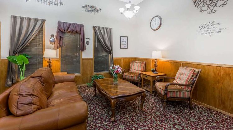 Super 8 Manhattan Lobby