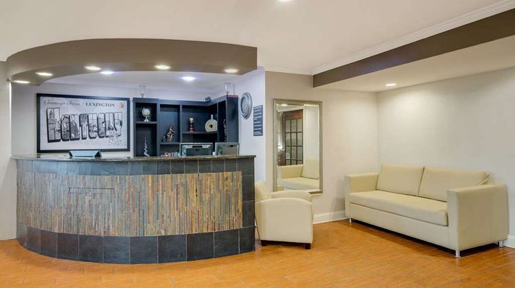 Super 8 Lexington Winchester Rd Lobby