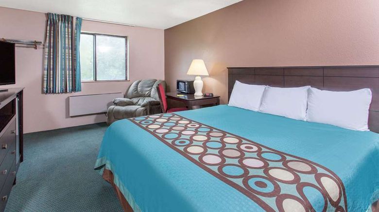 <b>Super 8 Austin Room</b>. Images powered by <a href="https://iceportal.shijigroup.com/" title="IcePortal" target="_blank">IcePortal</a>.