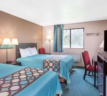Super 8 Austin Room
