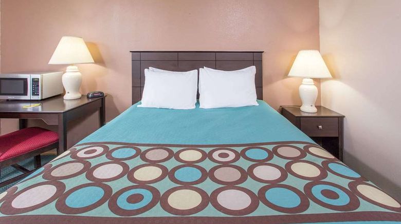 <b>Super 8 Austin Room</b>. Images powered by <a href="https://iceportal.shijigroup.com/" title="IcePortal" target="_blank">IcePortal</a>.