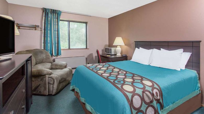 <b>Super 8 Austin Room</b>. Images powered by <a href="https://iceportal.shijigroup.com/" title="IcePortal" target="_blank">IcePortal</a>.
