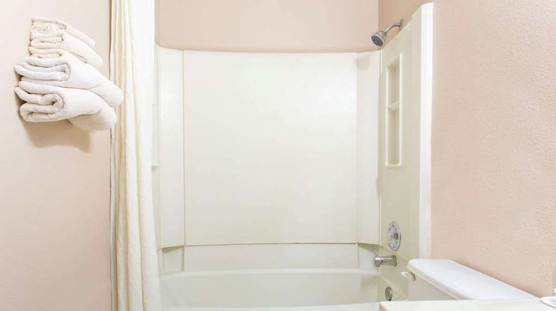 <b>Super 8 Austin Room</b>. Images powered by <a href="https://iceportal.shijigroup.com/" title="IcePortal" target="_blank">IcePortal</a>.