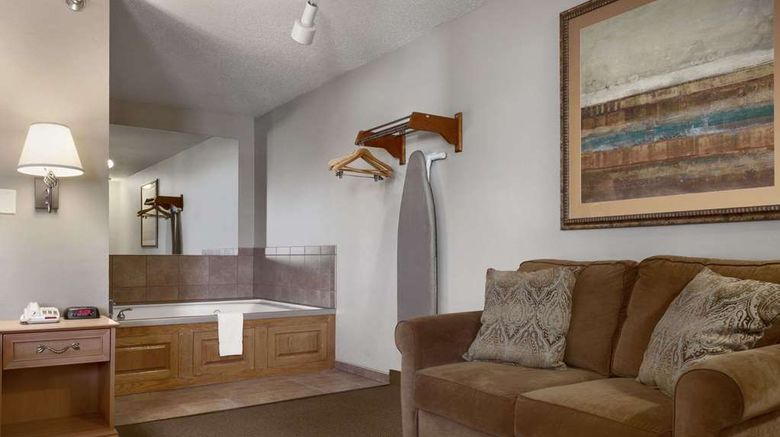<b>Super 8 Sioux Falls/41st Street Suite</b>. Images powered by <a href="https://iceportal.shijigroup.com/" title="IcePortal" target="_blank">IcePortal</a>.