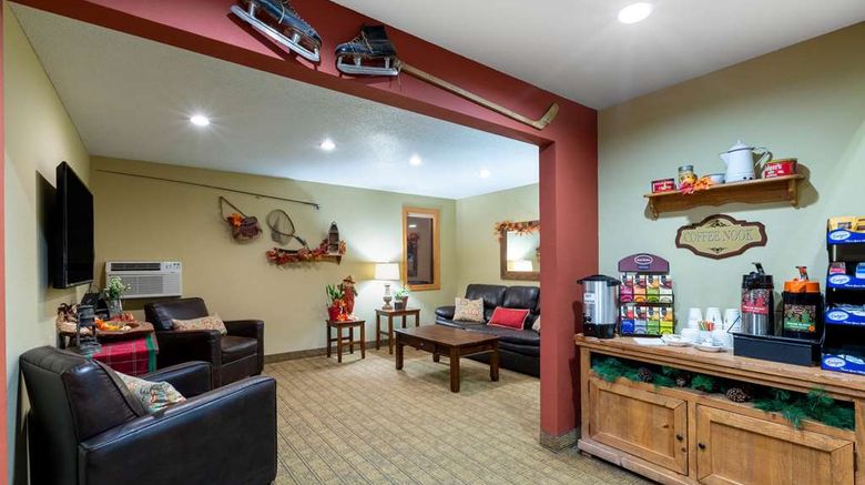 <b>Super 8 Bemidji Lobby</b>. Images powered by <a href="https://iceportal.shijigroup.com/" title="IcePortal" target="_blank">IcePortal</a>.