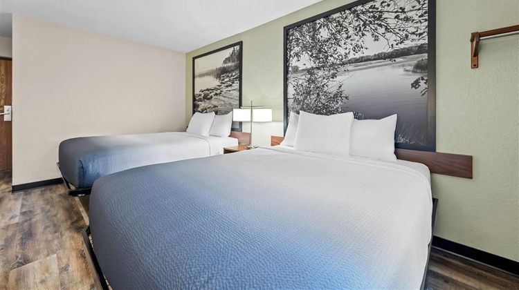 Super 8 Alexandria Room