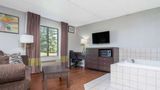 Super 8 Bloomington/Airport Suite