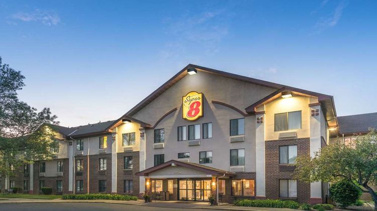 Super 8 Bloomington/Airport Exterior