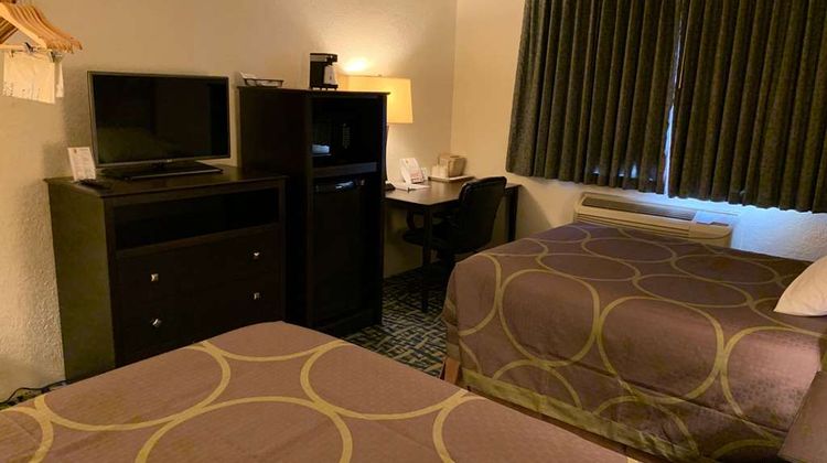 Super 8 Shakopee Room