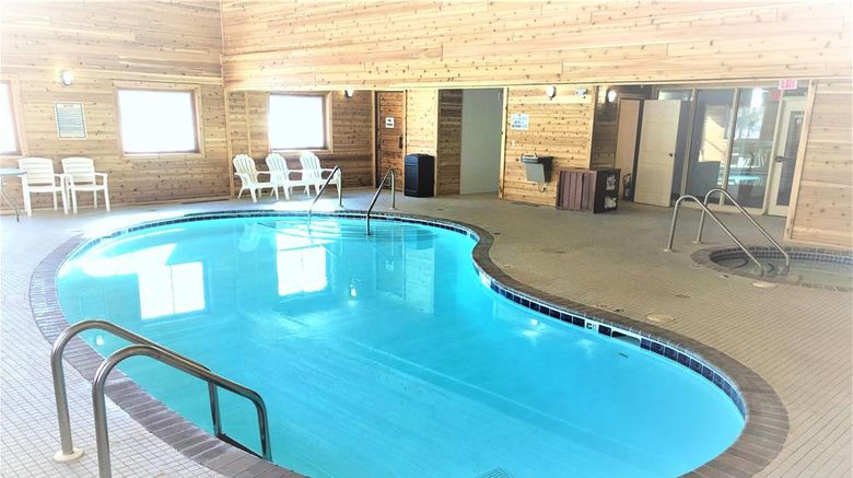 <b>Super 8 Shakopee Pool</b>. Images powered by <a href="https://iceportal.shijigroup.com/" title="IcePortal" target="_blank">IcePortal</a>.