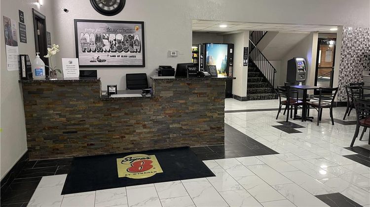 Super 8 Shakopee Lobby