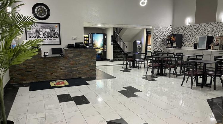 Super 8 Shakopee Lobby