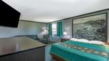 Super 8 Duluth Suite