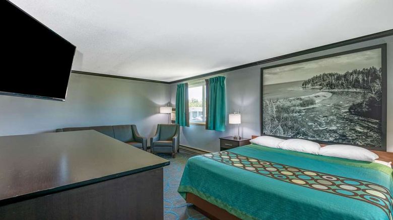 <b>Super 8 Duluth Suite</b>. Images powered by <a href="https://iceportal.shijigroup.com/" title="IcePortal" target="_blank">IcePortal</a>.