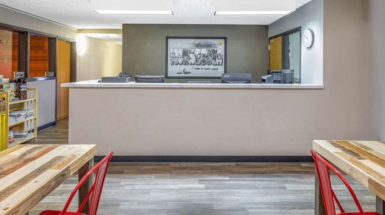 <b>Super 8 Duluth Lobby</b>. Images powered by <a href="https://iceportal.shijigroup.com/" title="IcePortal" target="_blank">IcePortal</a>.