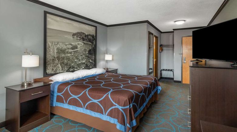 <b>Super 8 Duluth Room</b>. Images powered by <a href="https://iceportal.shijigroup.com/" title="IcePortal" target="_blank">IcePortal</a>.