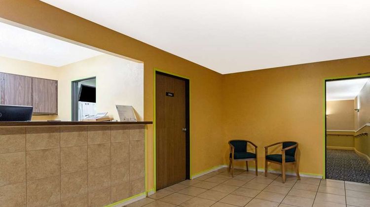 Super 8 Bath Hammondsport Area Lobby