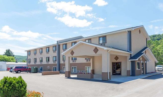 Super 8 Bath Hammondsport Area Exterior
