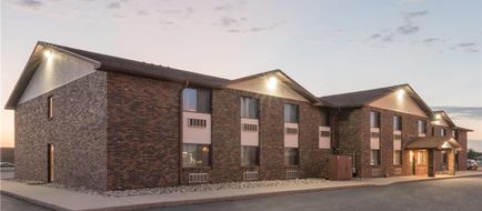 Super 8 Perham Exterior