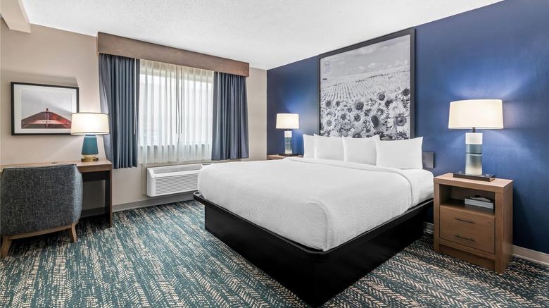 <b>Super 8 Perham Suite</b>. Images powered by <a href="https://iceportal.shijigroup.com/" title="IcePortal" target="_blank">IcePortal</a>.
