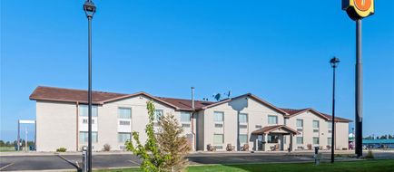 Super 8 Perham Exterior