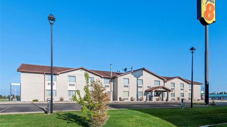 <b>Super 8 Perham Exterior</b>. Images powered by <a href="https://iceportal.shijigroup.com/" title="IcePortal" target="_blank">IcePortal</a>.