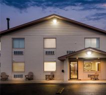 Super 8 Perham Exterior