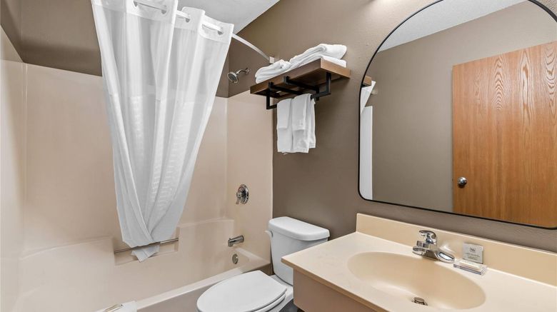<b>Super 8 Perham Room</b>. Images powered by <a href="https://iceportal.shijigroup.com/" title="IcePortal" target="_blank">IcePortal</a>.