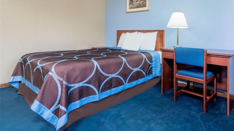Super 8 Mankato Room
