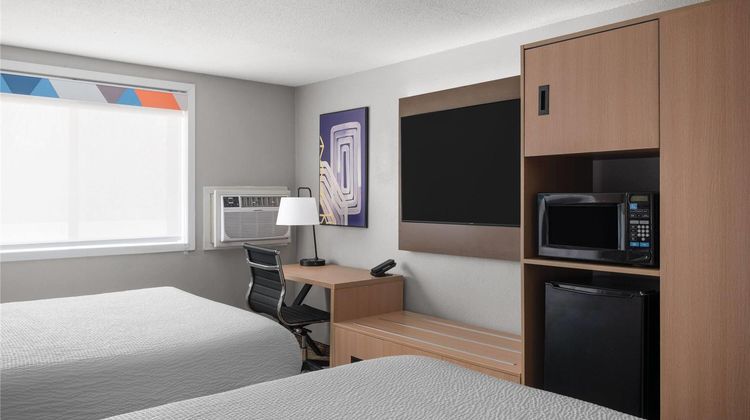 Super 8 Mankato Room