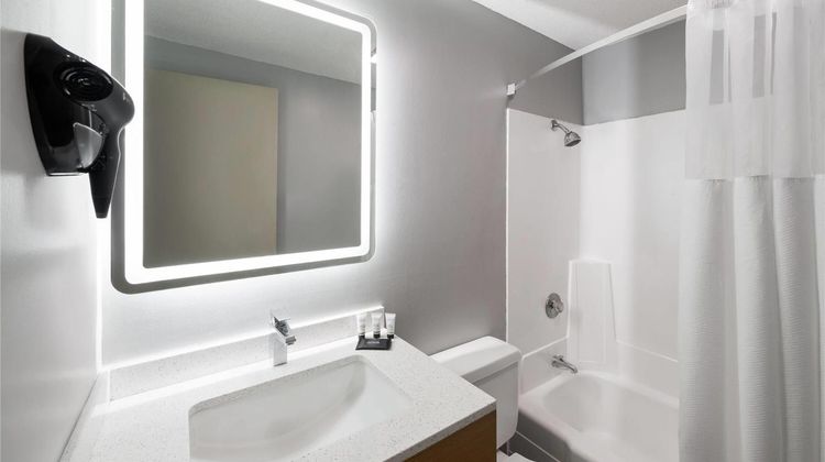 Super 8 Mankato Room