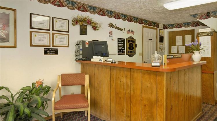 Super 8 Chaska Lobby