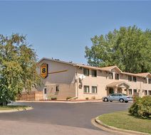 Super 8 Chaska Exterior