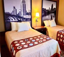 Super 8 Melrose Room