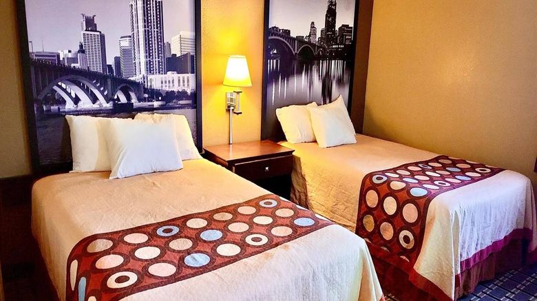 <b>Super 8 Melrose Room</b>. Images powered by <a href="https://iceportal.shijigroup.com/" title="IcePortal" target="_blank">IcePortal</a>.