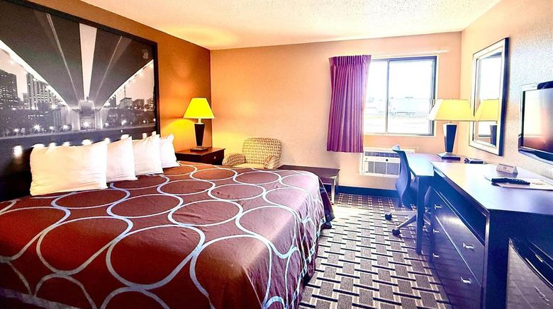 <b>Super 8 Melrose Room</b>. Images powered by <a href="https://iceportal.shijigroup.com/" title="IcePortal" target="_blank">IcePortal</a>.