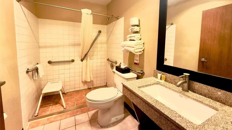 Super 8 Melrose Room