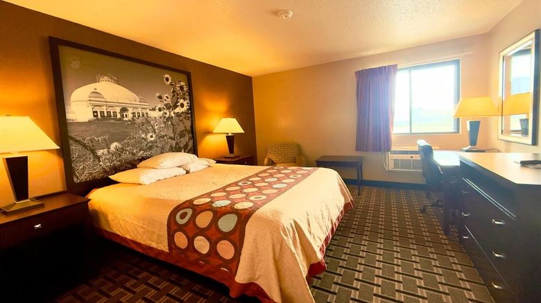 <b>Super 8 Melrose Room</b>. Images powered by <a href="https://iceportal.shijigroup.com/" title="IcePortal" target="_blank">IcePortal</a>.